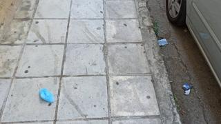 Τα κορονοσκουπίδια στα πεζοδρόμια της Αλεξανδρούπολης