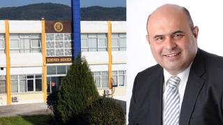 Στο Κέντρο Ανανεώσιμων Πηγών Ενέργειας, καθηγητής του Δημοκριτείου Πανεπιστημίου