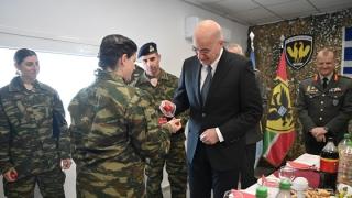 Μαζί με όσους φυλάνε τα σύνορα του Έβρου θέλησε να είναι το Πάσχα ο Υπουργός Άμυνας