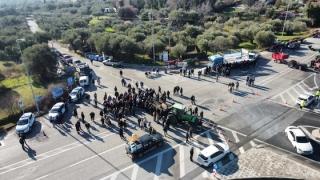 Προσωρινή αναστολή κινητοποιήσεων από τους ελαιοπαραγωγούς της Μάκρης (videos & photos)