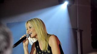 Υπέροχη Πέγκυ Ζήνα live στην Αλεξανδρούπολη, στη Νεράιδα (video)!