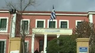 Δικάστηκε ο 45χρονος που προσπάθησε να πνίξει 3 κουτάβια.