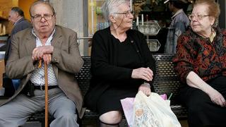 Μειώσεις στις συντάξεις για τους επόμενους τρεις μήνες.