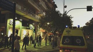 Στα "χέρια" πιάστηκαν μέλη αναρχικών και Χρυσής Αυγής στο κέντρο της Αλεξανδρούπολης.