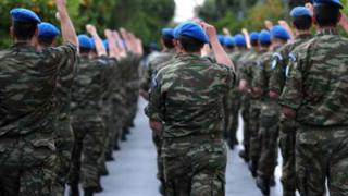 Υποχρεωτική η 5μηνη θητεία για όλους τους οπλίτες στην παραμεθόριο