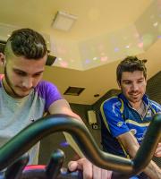 Who is Μιχαλεντζάκης;