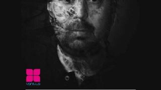 O Dj και παραγωγός του Off radio, Roni Iron, στο Thema Coffees and Drinks culture
