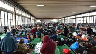 Δημιουργία κέντρων φιλοξενίας προσφύγων σε ολόκληρη την χώρα εκτός από Έβρο και μικρά νησιά