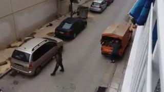 Υπάλληλοι της ΔΕΗ κόβουν ξύλα για... το σπίτι τους!