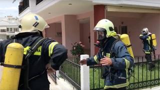 Απεγκλωβισμός ηλικιωμένης από φλεγόμενο διαμέρισμα στην Αλεξανδρούπολη (video)