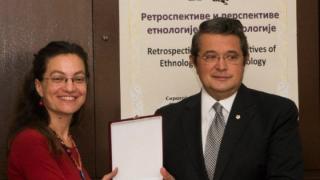 Τιμητική διάκριση του Καθηγητή Λαογραφίας του ΔΠΘ κ. Βαρβούνη στο Βελιγράδι