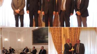 Επίδοση του Χρυσού Μεταλλίου του Δ.Π.Θ. στον Πρόεδρο της Ρωσίας
