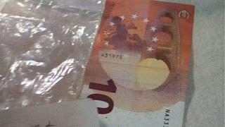 Μετανάστες πήραν ξύλα από καφενείο στη Βύσσα & άφησαν 10 €: «περνάνε κάθε μέρα, τι να φοβηθώ;»
