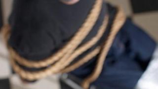 Συμμορία κρατούσε φυλακισμένους 7 αλλοδαπούς σε σπίτι σε χωριό της Ροδόπης