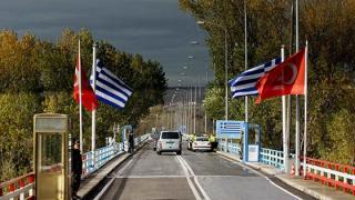 Οι Τούρκοι "ψαρεύουν" και οι Έλληνες... "τσιμπάν"!