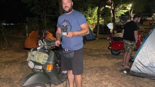 Νέα διάκριση για τον Παναγιώτη Χανό από την Σαμοθράκη: Ταξίδεψε 1400 χλμ με βέσπα του 1988!