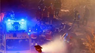 Eθνική τραγωδία στα Τέμπη - Πολύνεκρο δυστύχημα από σύγκρουση τρένων