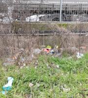 Εικόνες ντροπής με τα σκουπίδια στην Εγνατία Οδό, κοντά στο τελωνείο Κήπων.