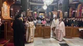 Βραδινή Θεία Λειτουργία για τις πανελλήνιες εξετάσεις (photos)