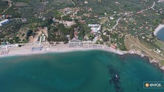 Ολοκάθαρα τα νερά στις παραλίες της Αλεξανδρούπολης, λέει η Περιφέρεια
