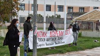 Αλεξανδρούπολη: 11 σωματεία, φορείς & νοσηλευτικό προσωπικό έστειλαν μήνυμα αγώνα από την πύλη του ΠΓΝΑ