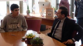 Τον βραβευμένο μαθητή Χρήστο Τριανταφυλλίδη υποδέχτηκε ο δήμαρχος Αλεξανδρούπολης