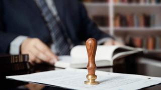 Αποχή από τα καθήκοντα τους αποφάσισαν και οι συμβολαιογράφοι της Θράκης