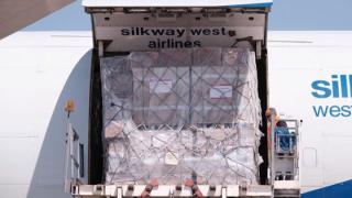 Έφτασαν σήμερα στην Ελλάδα 13,5 εκατομμύρια προστατευτικές μάσκες δωρεά από το Ίδρυμα Ωνάση