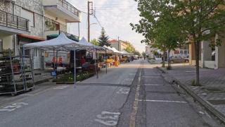 Στήθηκαν οι πάγκοι στην Ορεστιάδα - Επαναλειτουργούν από σήμερα οι λαϊκές αγορές