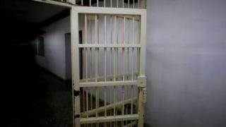 Αλεξανδρούπολη: 46χρονος κρεμάστηκε με μια κουβέρτα μέσα στο κρατητήριο