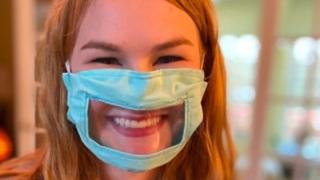 Tα οφέλη της χρήσης μάσκας με διαφάνεια στον χώρο της εκπαίδευσης