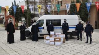 Το προσωπικό της ΕΛ.ΑΣ. έκανε δωρεές σε ιδρύματα και φορείς της Περιφέρειας Α.Μ.Θ.