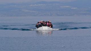 Βάρκα με 17 παράτυπους μετανάστες έφτασε στην παραλία της Μάκρης