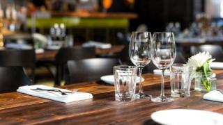 Εστίαση: Ανοίγουν 25 Μαΐου μπαρ, εστιατόρια, καφετέριες - Το «ναι» των λοιμωξιολόγων 