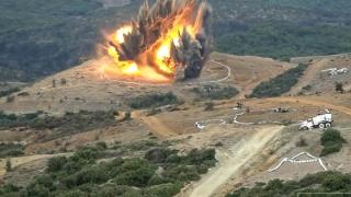 Ξεκινάει το "σφυροκόπημα" από τα ελληνικά άρματα στο πεδίο Βολής Αετού