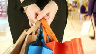 Πότε ξεκινούν οι χειμερινές εκπτώσεις.