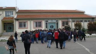 Μια μεγάλη αγκαλιά για 4 προσφυγόπουλα από το 2ο ΕΠΑΛ Αλεξανδρούπολης