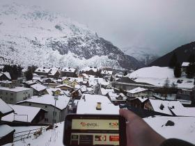Στο παραμυθένιο Andermatt, της Ελβετίας βρέθηκε ο φίλος Ηλίας για τις γιορτές των Χριστουγέννων και δεν παρέλειψε να μας στείλει τις ευχές του με μια φωτογραφία πραγματική καρτ ποστάλ!