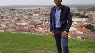 O ήρωας αστυνομικός που έσωσε το δίχρονο κοριτσάκι μετά τη πτώση από μπαλκόνι