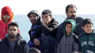 Τέλος στην ποινικοποίηση της μεταφοράς μεταναστών.