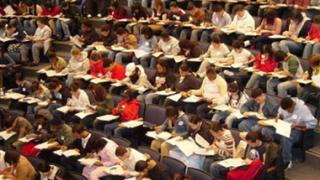 Ξεκίνησαν οι αιτήσεις για το φοιτητικό επίδομα 2015.