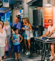 'Ανοιξε το νέο "Μελίρρυτον" στο κέντρο της Αλεξανδρούπολης για απολαυστικές γευστικές εμπειρίες