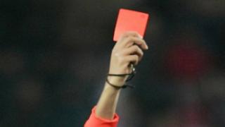 Ροδόπη: Έγινε 'ταύρος' μόλις αντίκρισε την κόκκινη κάρτα!