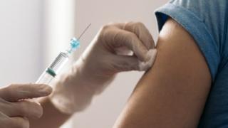 Υπερδιπλασιασμός εισαγωγών γρίπης στα νοσοκομεία – Άμεσο εμβολιασμό προτείνει ο ΕΟΔΥ