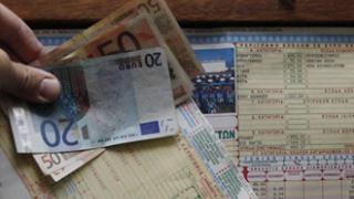 Έρχονται αλλαγές στα κοινόχρηστα των πολυκατοικιών.