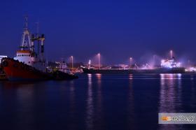 Όπως χάνεσαι στου λιμανιού την πλάνη!