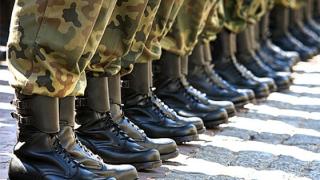 Οπλίτες: Αλλαγές στις μεταθέσεις και ενδεχόμενη 18μηνη θητεία στο στρατό.