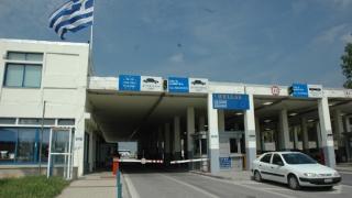 Προσπάθεια «αποσυμφόρησης» στο τελωνείο των Κήπων.