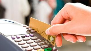 Πλαστικό χρήμα υποχρεωτικά και παντού.