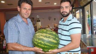 Καρπούζι γίγας 22 κιλών στο Τυχερό Έβρου